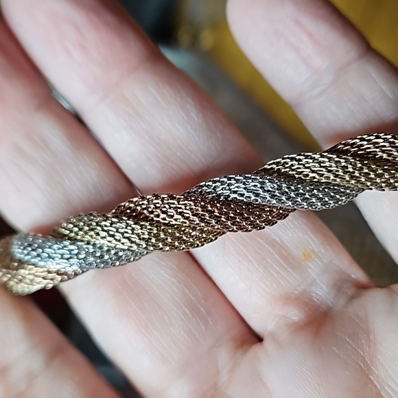 Tri colour twist bracelet - Picture 3 of 3